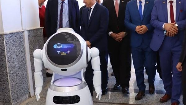 يتقدمهم الروبوت .. محافظ دمياط يشارك في الملتقى التكنولوجي الثاني يتقدمهم الروبوت .. محافظ دمياط يشارك في الملتقى التكنولوجي الثاني