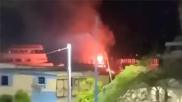 حريق هائل بمصنع واصابة ١٤ عامله بالإسكندرية حريق هائل بمصنع واصابة ١٤ عامله بالإسكندرية