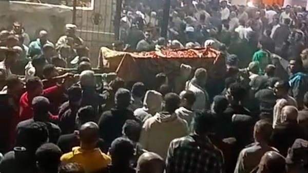 الآلاف يشيعون جثامين 3 ضحايا بحادث تصادم بإدكو في البحيرة| صور الآلاف يشيعون جثامين 3 ضحايا بحادث تصادم بإدكو في البحيرة| صور