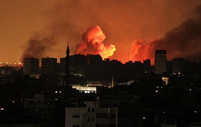 عاجل| 10 شهداء في قصف الاحتلال خيمة تؤوي نازحين غرب خان يونس عاجل| 10 شهداء في قصف الاحتلال خيمة تؤوي نازحين غرب خان يونس