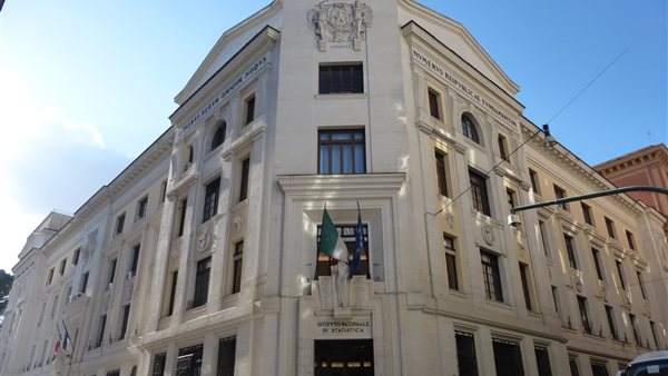 التضخم في إيطاليا يرتفع إلى 1.9% خلال مارس مدفوعًا بزيادة أسعار الطاقة التضخم في إيطاليا يرتفع إلى 1.9% خلال مارس مدفوعًا بزيادة أسعار الطاقة