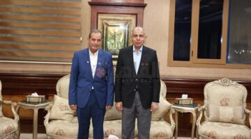 بـ 15 أتوبيسًا.. محافظ المنيا يوقع بروتوكول تعاون مع إحدى الشركات لدعم منظومة النقل