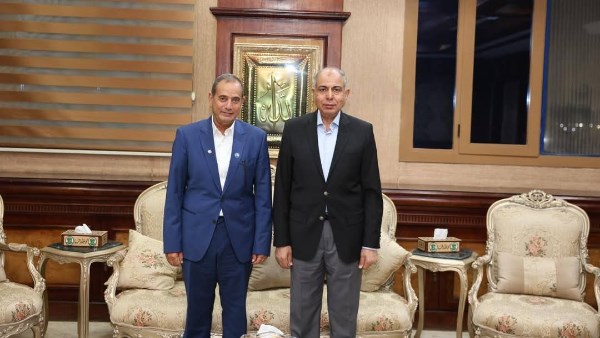 محافظ المنيا يوقع بروتوكول مع EUT لدعم نظام النقل بـ 15 أتوبيساً محافظ المنيا يوقع بروتوكول مع EUT لدعم نظام النقل بـ 15 أتوبيساً