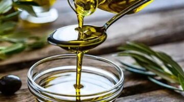 سؤال يتكرر ويقلق الكثيرين.. هل زيت الزيتون آمن للطهي