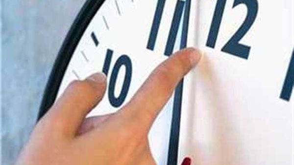 تغيير الساعة.. موعد تطبيق التوقيت الصيفي 2025 تغيير الساعة.. موعد تطبيق التوقيت الصيفي 2025