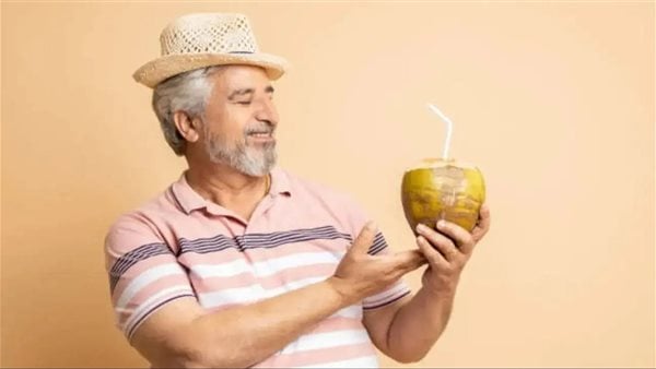 تأثير شرب ماء جوز الهند على مستويات السكر والكلى .. تعرف على التفاصيل تأثير شرب ماء جوز الهند على مستويات السكر والكلى .. تعرف على التفاصيل