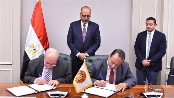 وزير العمل يُوّقع على بروتوكول تعاون مع شركة كومبليو للخدمات التوظيفية الإيطالية وزير العمل يُوّقع على بروتوكول تعاون مع شركة كومبليو للخدمات التوظيفية الإيطالية