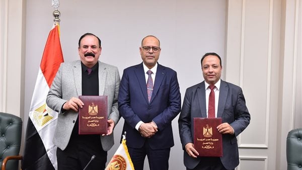 وزير العمل يُوّقع بروتوكول تعاون مع شركة إيطالية لـ تدريب الكوادر على متطلبات سوق العمل وزير العمل يُوّقع بروتوكول تعاون مع شركة إيطالية لـ تدريب الكوادر على متطلبات سوق العمل