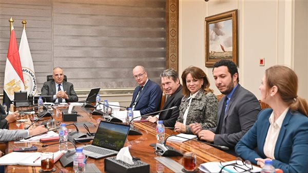وزير الري يبحث مع بنك الإعمار الأوروبي تعزيز التعاون في مشروعات المياه والطاقة النظيفة