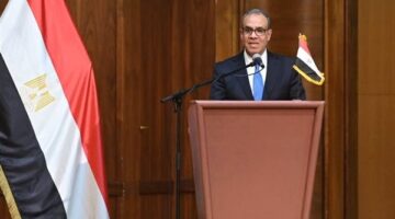 وزير الخارجية يتوجه إلى الجزائر في زيارة ثنائية