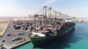 رئيس اقتصادية قناة السويس: التعاقد على 272 مشروعا باستثمارات 8,3 مليارات دولار خلال 33 شهرًا الماضية