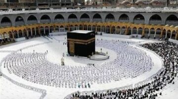 جمع بين الحج والأضحية.. فهل يمتنع عن قص شعره وأظافره؟