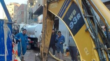 بعد الدفع بمعدات ثقيلة.. مياه المنوفية تنجح في إصلاح عطل المياه بشارع رئيسي بالشهداء