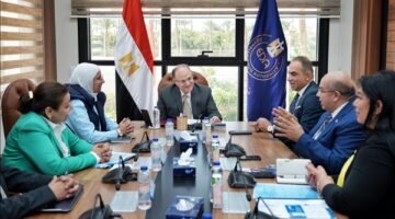 «الدواء المصرية» تبحث تعزيز التعاون مع «ميكرز» لتوطين صناعة المستلزمات الطبية