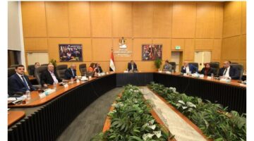 وزير الإسكان يتابع المشروعات السكنية بعددٍ من المحافظات والمدن الجديدة