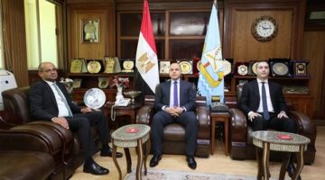 محافظ كفرالشيخ يستقبل رئيس البورصة المصرية.. ويشيد بدور السوق المالية في تمكين الشباب وبناء اقتصاد مستدام