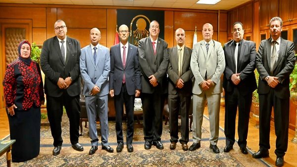 جامعة أسيوط تبحث عن عميد جديد لكلية التربية وسط منافسة قوية جامعة أسيوط تبحث عن عميد جديد لكلية التربية وسط منافسة قوية