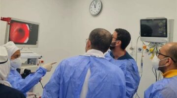 الرعاية الصحية تعلن نجاح إجراء أول منظار للشعب الهوائية لمريض بمستشفى الجهاز التنفسي بالسويس