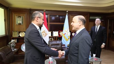 محافظ كفرالشيخ يستقبل رئيس البورصة المصرية ويشيد بدور السوق المالية محافظ كفرالشيخ يستقبل رئيس البورصة المصرية ويشيد بدور السوق المالية