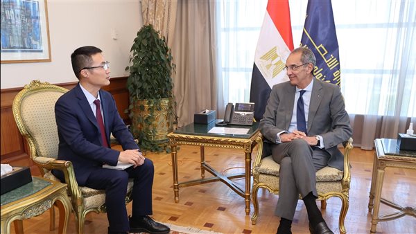 وزير الاتصالات يبحث مع هواوي مصر خطة توسعية لدعم التحول الرقمي والذكاء الاصطناعي وزير الاتصالات يبحث مع هواوي مصر خطة توسعية لدعم التحول الرقمي والذكاء الاصطناعي