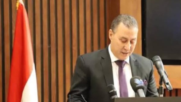 المهيري يهنئ العمال بصدور قانون العمل ويؤكد: لم يغفل حقوقهم السابقة المهيري يهنئ العمال بصدور قانون العمل ويؤكد: لم يغفل حقوقهم السابقة