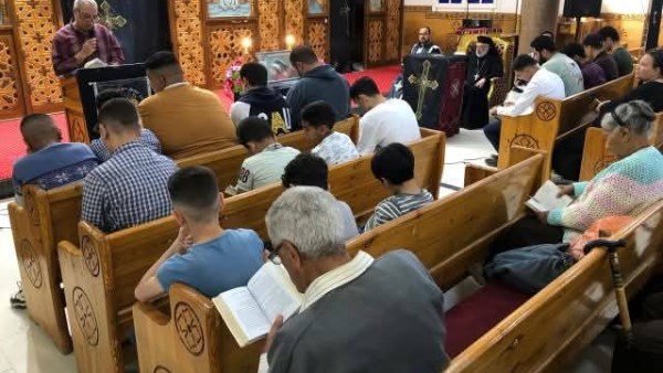 الأنبا باسيليوس يترأس صلاة ليلة خميس العهد بكنيسة مار مرقس بالمنيا الأنبا باسيليوس يترأس صلاة ليلة خميس العهد بكنيسة مار مرقس بالمنيا