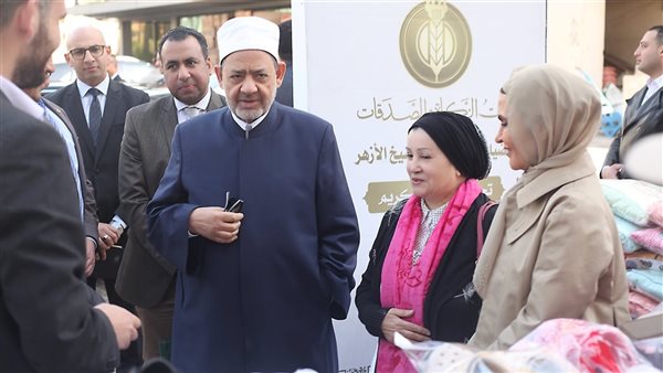 شيخ الأزهر يتفقد انطلاق حملة لدعم حفظة القرآن الكريم من بيت الزكاة شيخ الأزهر يتفقد انطلاق حملة لدعم حفظة القرآن الكريم من بيت الزكاة