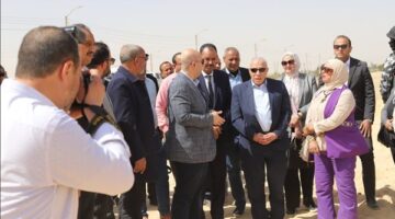 رئيس هيئة تنمية الصعيد ومحافظ بني سويف يتفقدان مشروع مجمع الصناعات الغذائية في «سمسطا»