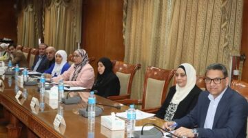 رئيس جامعة المنوفية يعقد اجتماع لجنة المنشآت الجامعية