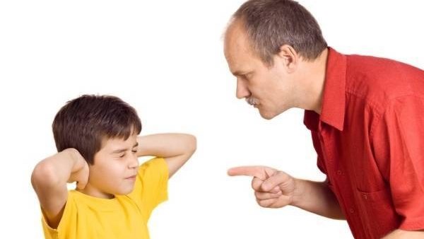 خبير يوضح أعراض العنف على الأطفال: مشاكل اجتماعية ونفسية مستمرة خبير يوضح أعراض العنف على الأطفال: مشاكل اجتماعية ونفسية مستمرة