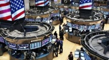 تراجع كبير.. البورصات الأمريكية تتأثر بقرارات ترامب الجمركية