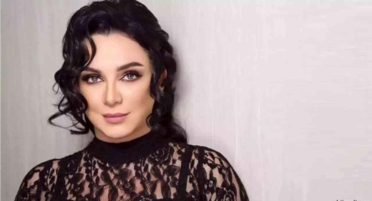 النجوم يساندون سلاف فواخرجي بعد قرار شطبها من سجلات نقابة الفنانين السوريين النجوم يساندون سلاف فواخرجي بعد قرار شطبها من سجلات نقابة الفنانين السوريين
