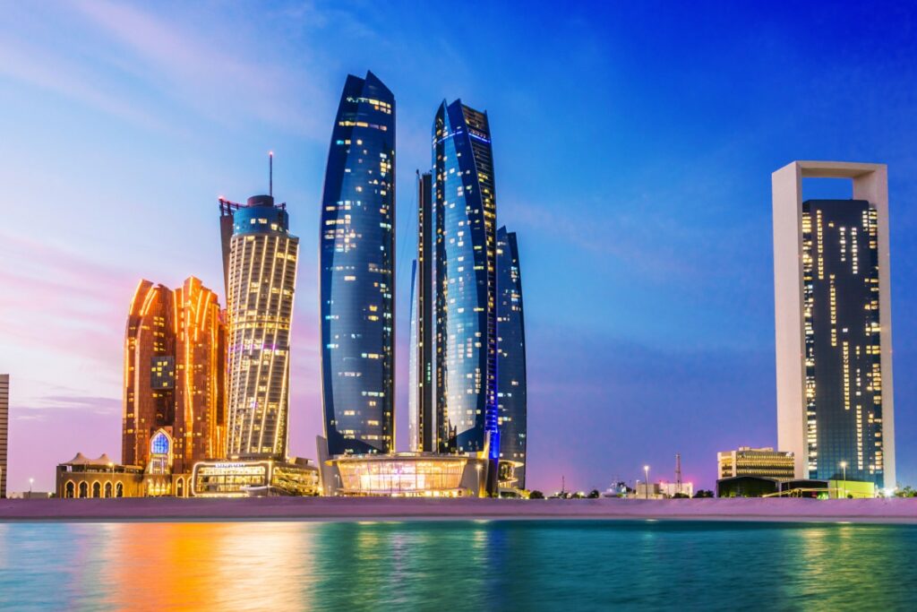 السوق العقاري بالإمارات يستهل 2025 بزخم قوي.. نمو قياسي في دبي وأبوظبي