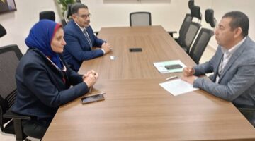 اجتماع مغلق بين "نقل الكهرباء" و"اجيماك" لمتابعة الأعمال المشتركة وتسريع وتيرتها