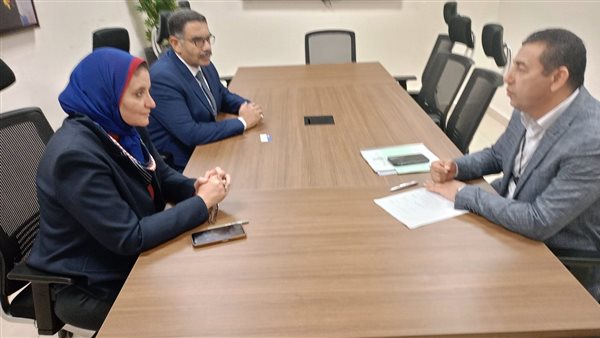اجتماع مغلق بين "نقل الكهرباء" و"اجيماك" لمتابعة الأعمال المشتركة وتسريع وتيرتها اجتماع مغلق بين "نقل الكهرباء" و"اجيماك" لمتابعة الأعمال المشتركة وتسريع وتيرتها