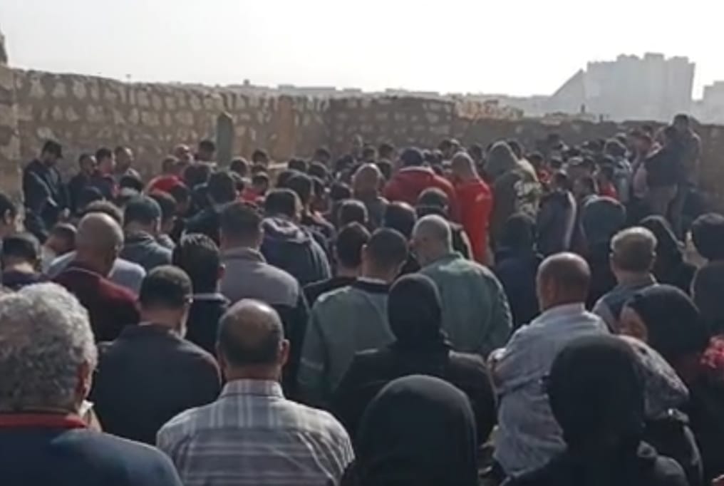 تشييع جثامين 3 من قرية واحدة ضحايا حادث تصادم ميكروباص بـ كارو في بني سويف تشييع جثامين 3 من قرية واحدة ضحايا حادث تصادم ميكروباص بـ كارو في بني سويف