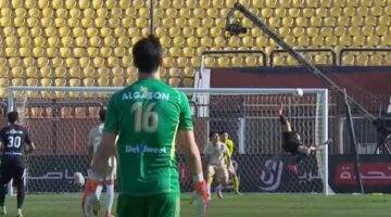 الأهلي يودع كأس الرابطة بخسارة جديدة أمام فاركو (2_1)