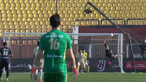 الأهلي يودع كأس الرابطة بخسارة جديدة أمام فاركو (2_1)