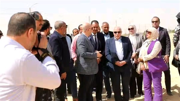 رئيس هيئة تنمية الصعيد ومحافظ بني سويف يتفقدان مشروع مُجمّع الصناعات الغذائية رئيس هيئة تنمية الصعيد ومحافظ بني سويف يتفقدان مشروع مُجمّع الصناعات الغذائية