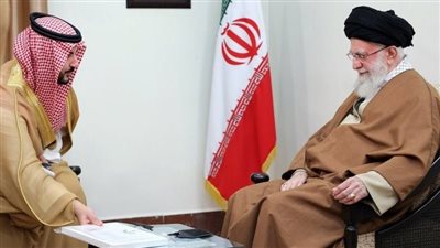 «طفرة في العلاقات بين الرياض وطهران».. وزير الدفاع السعودي يسلم المرشد الإيراني رسالة من الملك سلمان «طفرة في العلاقات بين الرياض وطهران».. وزير الدفاع السعودي يسلم المرشد الإيراني رسالة من الملك سلمان