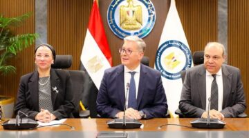 وزراء البترول والبيئة والطيران يبحثون التعاون في مشروع إنتاج وقود الطائرات المستدام