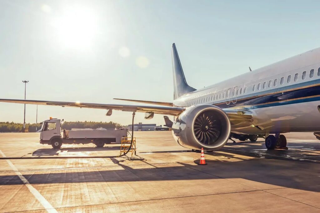 مصر.. مشروع لإنتاج وقود الطائرات من زيوت الطعام باستثمارات 530 مليون دولار