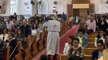 كنيسة السيدة العذراء بالقاهرة الجديدة تحتفل بصلوات خميس العهد