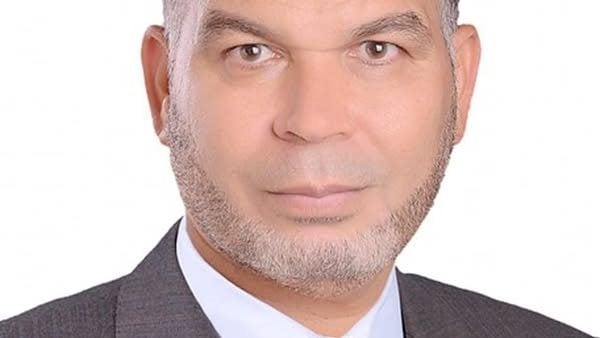 الدكتور فهد صلاح جاد الرب عميدًا لكلية البنات بأسوان خلفا لـ كامل محمد جاهين الدكتور فهد صلاح جاد الرب عميدًا لكلية البنات بأسوان خلفا لـ كامل محمد جاهين