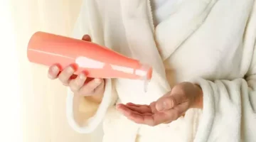 أفضل طريقة لتنظيف الشعر من المواد الكيميائية