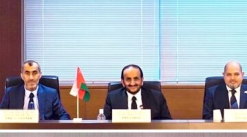 عُمان واليابان تبحثان العلاقات الثنائية وسبل تعزيز التعاون في مختلف المجالات