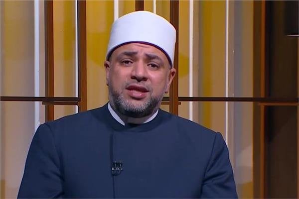 عالم بالأوقاف: الخرزة الزرقاء والتمائم تفتح باب الشيطان والشرك بالله عالم بالأوقاف: الخرزة الزرقاء والتمائم تفتح باب الشيطان والشرك بالله