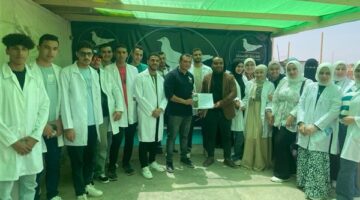 طلاب زراعة مطروح في زيارة علمية للتعرف على نظم إنتاج الحمام بالفيوم