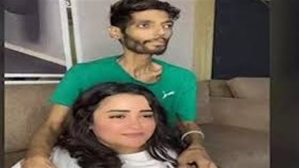 خذله الجميع.. زوجة إبراهيم شيكا تكشف اللحظات الأخيرة قبل وفاته (فيديو) خذله الجميع.. زوجة إبراهيم شيكا تكشف اللحظات الأخيرة قبل وفاته (فيديو)
