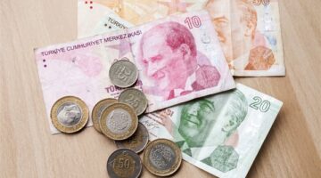 البنك المركزي التركي يرفع سعر الفائدة إلى 46%